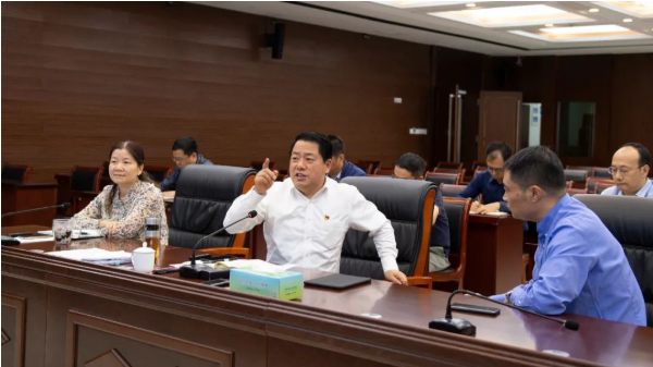 省生態(tài)環(huán)境廳黨組書 記、廳長王仲田在線督導(dǎo)檢查全省重點領(lǐng)域污染排放監(jiān)管情況